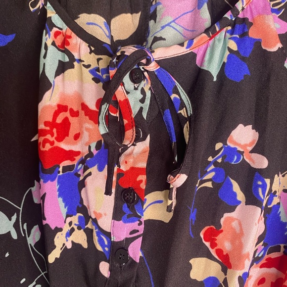 YUMI KIM Black with Floral Print Romper Size L 3/4 Sleeves with ties - Picture 4 of 6